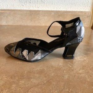 BAYSA Woman Black Ballroom Dance Shor/Heel